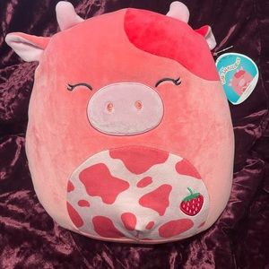 Calynda the strawberry cow squishmallow